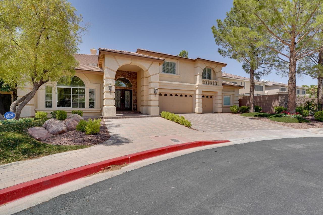 Elegant Las Vegas Home With Pool And Putting Green! ภายนอก รูปภาพ