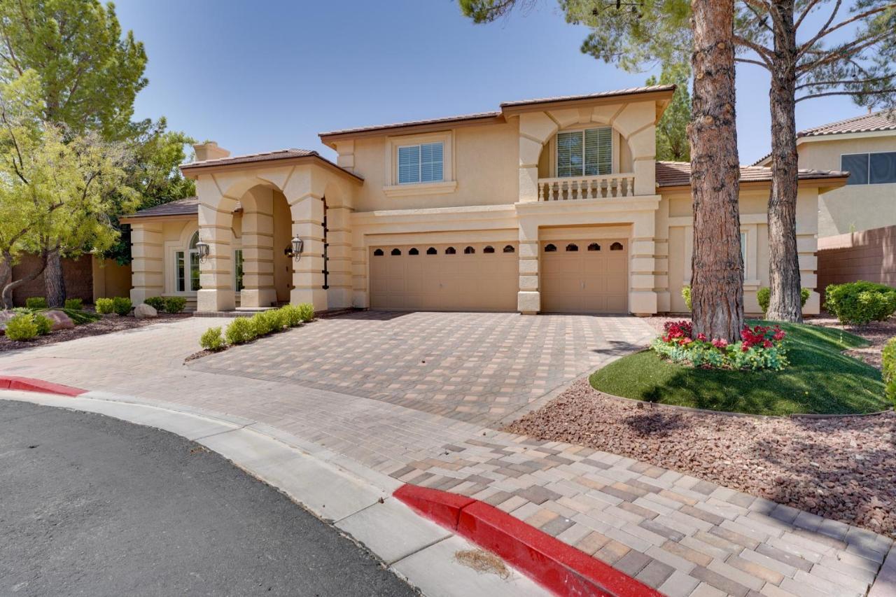 Elegant Las Vegas Home With Pool And Putting Green! ภายนอก รูปภาพ